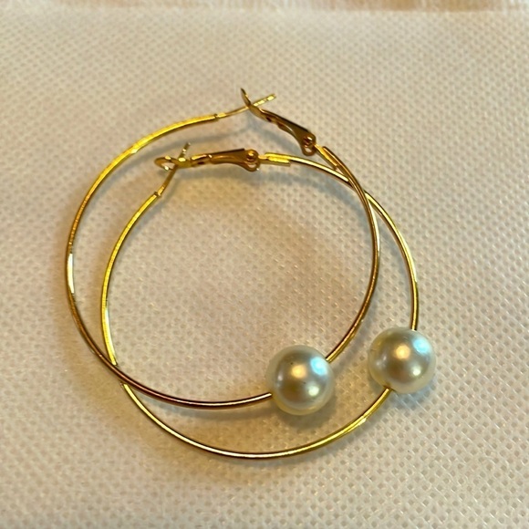 5 Pair Earring Set - Goldtone - Large Hoops NWOT - Picture 2 of 6